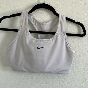 Nike Swoosh Medium Support